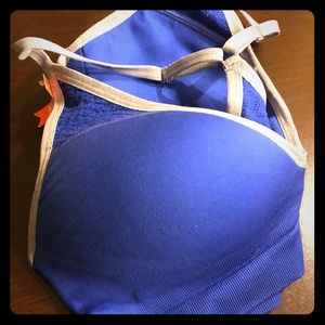 NWT seamless bra in blue.  Size XL from Kohl’s